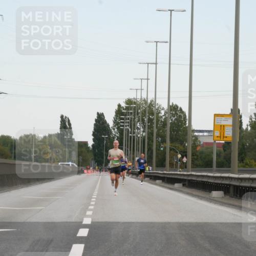 03.10.2025 - Köhlbrandbrückenlauf Matties Gatica Varas http://msf.ph/oto/9169290 03.10.2025 15:10:58 Position 3  meine-sportfotos.de