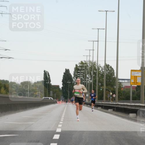03.10.2025 - Köhlbrandbrückenlauf Matties Gatica Varas http://msf.ph/oto/9169297 03.10.2025 15:11:01 Position 3  meine-sportfotos.de