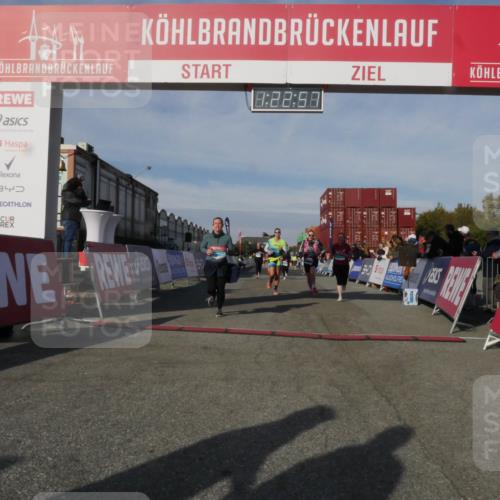 03.10.2025 - Köhlbrandbrückenlauf Matties Gatica Varas http://msf.ph/oto/9169298 03.10.2025 10:22:58 Ziel 1452, 1934, 2028, 2031, 2099, 2682, 2861, 2862, 3291, 3322, 3574 meine-sportfotos.de