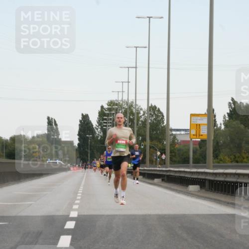03.10.2025 - Köhlbrandbrückenlauf Matties Gatica Varas http://msf.ph/oto/9169308 03.10.2025 15:11:04 Position 3  meine-sportfotos.de