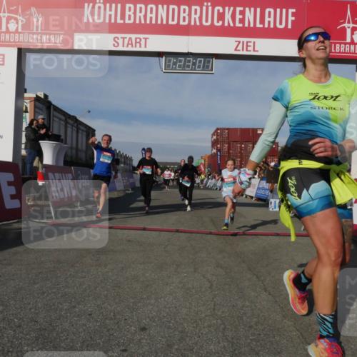 03.10.2025 - Köhlbrandbrückenlauf Matties Gatica Varas http://msf.ph/oto/9169316 03.10.2025 10:23:03 Ziel 1320, 1484, 1934, 2031, 2072, 2087, 2682, 2861, 2862, 2907, 3291, 3574 meine-sportfotos.de