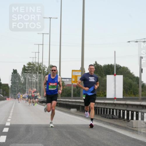 03.10.2025 - Köhlbrandbrückenlauf Matties Gatica Varas http://msf.ph/oto/9169322 03.10.2025 15:11:17 Position 3  meine-sportfotos.de
