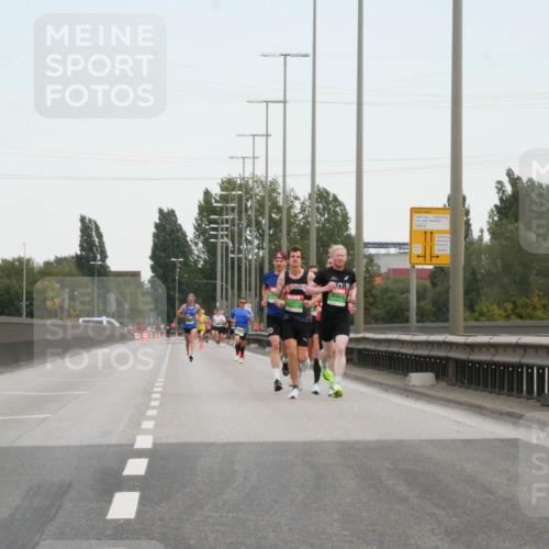 03.10.2025 - Köhlbrandbrückenlauf Matties Gatica Varas http://msf.ph/oto/9169340 03.10.2025 15:11:29 Position 3 20 meine-sportfotos.de