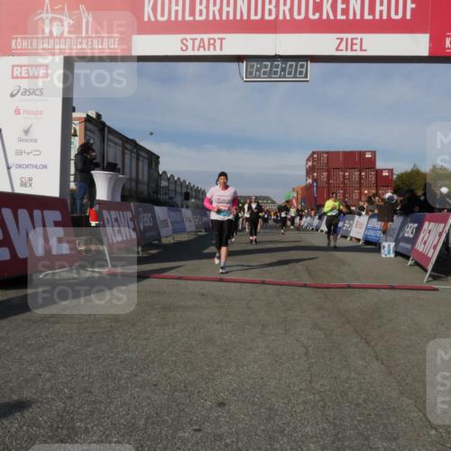 03.10.2025 - Köhlbrandbrückenlauf Matties Gatica Varas http://msf.ph/oto/9169345 03.10.2025 10:23:09 Ziel 1263, 1320, 1484, 1707, 1751, 1777, 2072, 2087, 2125, 2141, 2167, 2188, 2690, 2907, 3109, 3147, 3222, 3480, 3574 meine-sportfotos.de