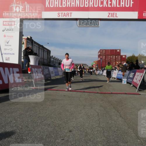 03.10.2025 - Köhlbrandbrückenlauf Matties Gatica Varas http://msf.ph/oto/9169347 03.10.2025 10:23:10 Ziel 1263, 1320, 1484, 1707, 1751, 1777, 2072, 2087, 2125, 2141, 2167, 2188, 2690, 2907, 3109, 3147, 3222, 3480, 3574 meine-sportfotos.de