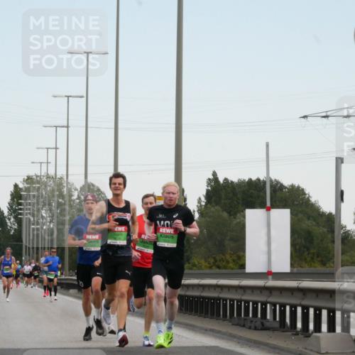 03.10.2025 - Köhlbrandbrückenlauf Matties Gatica Varas http://msf.ph/oto/9169348 03.10.2025 15:11:34 Position 3 7015, 9720 meine-sportfotos.de