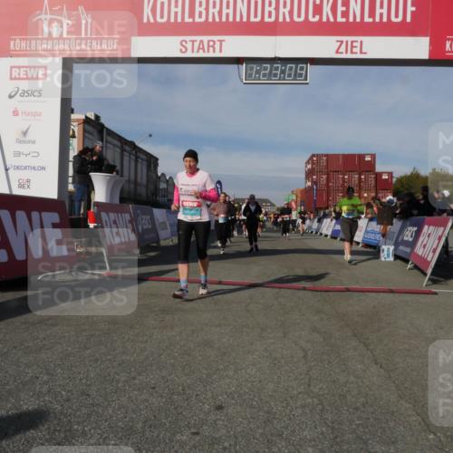 03.10.2025 - Köhlbrandbrückenlauf Matties Gatica Varas http://msf.ph/oto/9169349 03.10.2025 10:23:10 Ziel 1263, 1320, 1484, 1707, 1751, 1777, 2072, 2087, 2125, 2141, 2167, 2188, 2690, 2907, 3109, 3147, 3222, 3480, 3574 meine-sportfotos.de