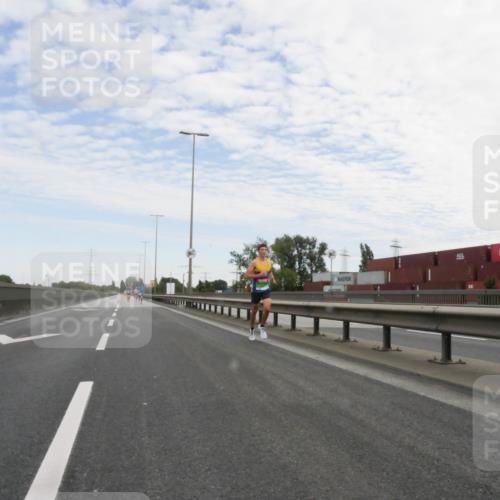 03.10.2025 - Köhlbrandbrückenlauf Matties Gatica Varas http://msf.ph/oto/9169376 03.10.2025 15:11:45 Position 3  meine-sportfotos.de