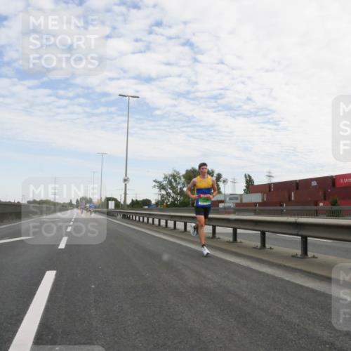 03.10.2025 - Köhlbrandbrückenlauf Matties Gatica Varas http://msf.ph/oto/9169378 03.10.2025 15:11:46 Position 3  meine-sportfotos.de