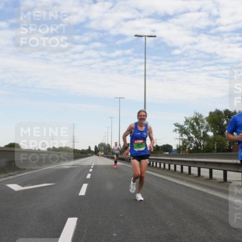 03.10.2025 - Köhlbrandbrückenlauf Matties Gatica Varas http://msf.ph/oto/9169397 03.10.2025 15:11:53 Position 3 7022 meine-sportfotos.de