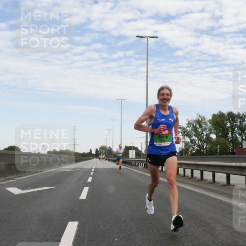 03.10.2025 - Köhlbrandbrückenlauf Matties Gatica Varas http://msf.ph/oto/9169399 03.10.2025 15:11:54 Position 3 9588 meine-sportfotos.de