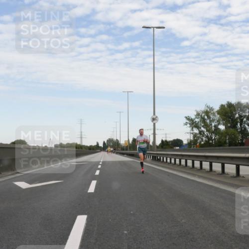 03.10.2025 - Köhlbrandbrückenlauf Matties Gatica Varas http://msf.ph/oto/9169401 03.10.2025 15:11:56 Position 3  meine-sportfotos.de