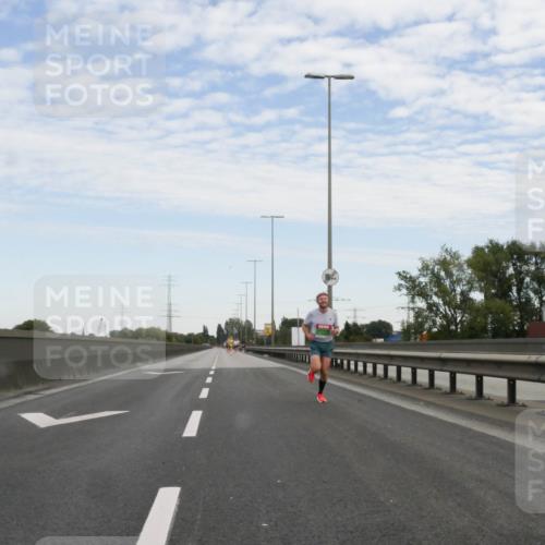 03.10.2025 - Köhlbrandbrückenlauf Matties Gatica Varas http://msf.ph/oto/9169402 03.10.2025 15:11:56 Position 3  meine-sportfotos.de
