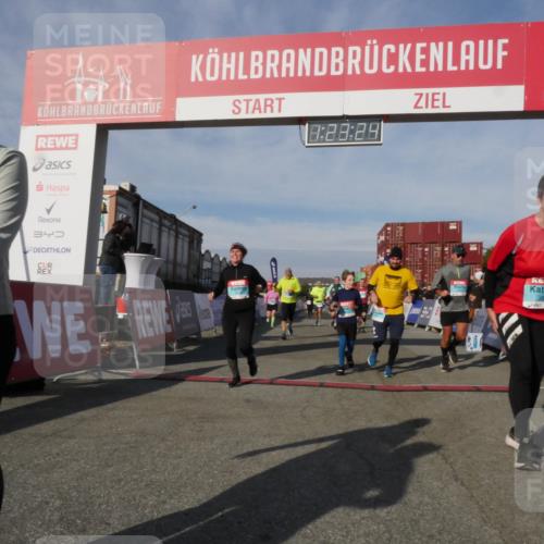 03.10.2025 - Köhlbrandbrückenlauf Matties Gatica Varas http://msf.ph/oto/9169407 03.10.2025 10:23:26 Ziel 1482, 1597, 1629, 1827, 1875, 2139, 2637, 2683, 2684, 2740, 2783, 2784, 2810, 2840, 2842, 3170, 3221 meine-sportfotos.de