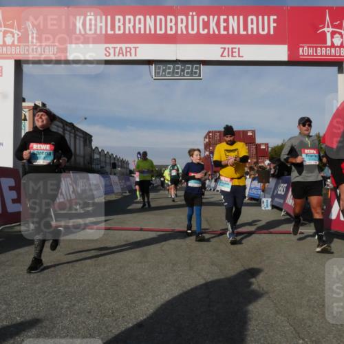 03.10.2025 - Köhlbrandbrückenlauf Matties Gatica Varas http://msf.ph/oto/9169410 03.10.2025 10:23:27 Ziel 1482, 1597, 1629, 1827, 1875, 2139, 2637, 2683, 2684, 2740, 2784, 2810, 3170, 3221 meine-sportfotos.de
