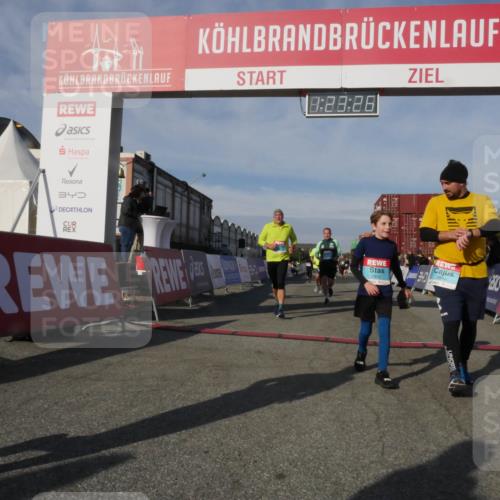 03.10.2025 - Köhlbrandbrückenlauf Matties Gatica Varas http://msf.ph/oto/9169412 03.10.2025 10:23:27 Ziel 1482, 1597, 1629, 1827, 1875, 2139, 2637, 2683, 2684, 2740, 2784, 2810, 3170, 3221 meine-sportfotos.de