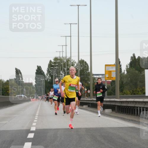 03.10.2025 - Köhlbrandbrückenlauf Matties Gatica Varas http://msf.ph/oto/9169413 03.10.2025 15:12:06 Position 3 7140 meine-sportfotos.de