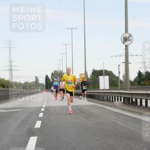 03.10.2025 - Köhlbrandbrückenlauf Matties Gatica Varas http://msf.ph/oto/9169426 03.10.2025 15:12:09 Position 3  meine-sportfotos.de
