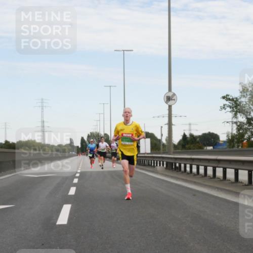 03.10.2025 - Köhlbrandbrückenlauf Matties Gatica Varas http://msf.ph/oto/9169436 03.10.2025 15:12:11 Position 3  meine-sportfotos.de