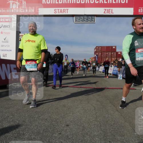 03.10.2025 - Köhlbrandbrückenlauf Matties Gatica Varas http://msf.ph/oto/9169442 03.10.2025 10:23:35 Ziel 1128, 1482, 1597, 1875, 1937, 1978, 2008, 2152, 2229, 2303, 2315, 2637, 2683, 2684, 2784, 3170, 3422, 3423 meine-sportfotos.de