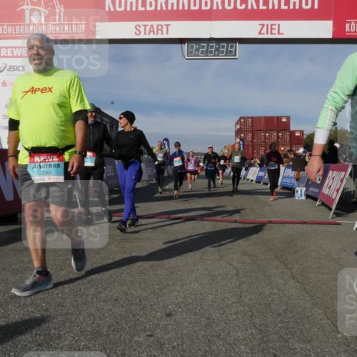 03.10.2025 - Köhlbrandbrückenlauf Matties Gatica Varas http://msf.ph/oto/9169444 03.10.2025 10:23:36 Ziel 1128, 1482, 1597, 1875, 1937, 1978, 2008, 2152, 2229, 2303, 2315, 2637, 2784, 3170, 3422, 3423 meine-sportfotos.de