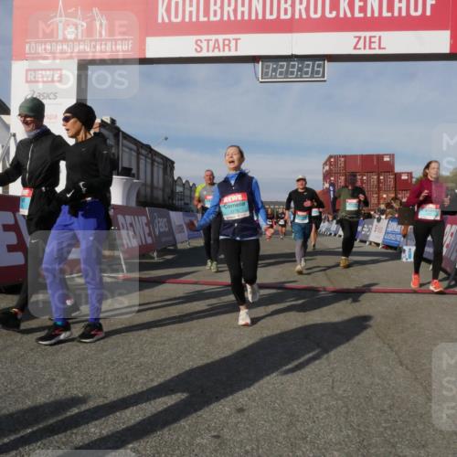 03.10.2025 - Köhlbrandbrückenlauf Matties Gatica Varas http://msf.ph/oto/9169449 03.10.2025 10:23:37 Ziel 1128, 1482, 1597, 1875, 1937, 1978, 2008, 2152, 2229, 2303, 2315, 2637, 2784, 3170, 3422, 3423 meine-sportfotos.de