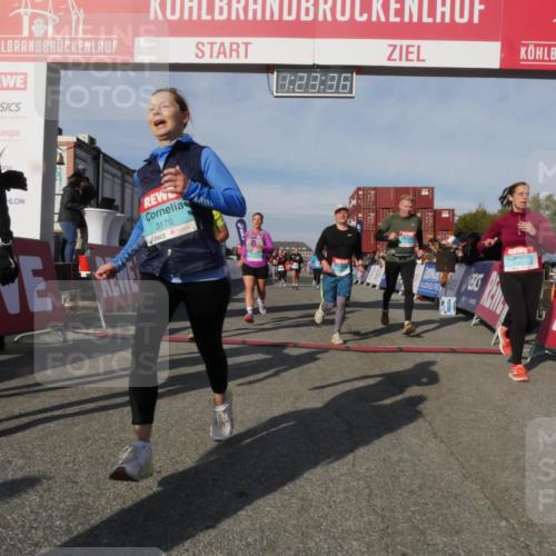 03.10.2025 - Köhlbrandbrückenlauf Matties Gatica Varas http://msf.ph/oto/9169451 03.10.2025 10:23:38 Ziel 1128, 1482, 1875, 1937, 1978, 2008, 2152, 2229, 2303, 2315, 2637, 2784, 3422, 3423 meine-sportfotos.de