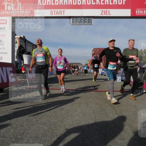 03.10.2025 - Köhlbrandbrückenlauf Matties Gatica Varas http://msf.ph/oto/9169455 03.10.2025 10:23:39 Ziel 1128, 1937, 1978, 2008, 2152, 2229, 2303, 2315, 3422, 3423 meine-sportfotos.de