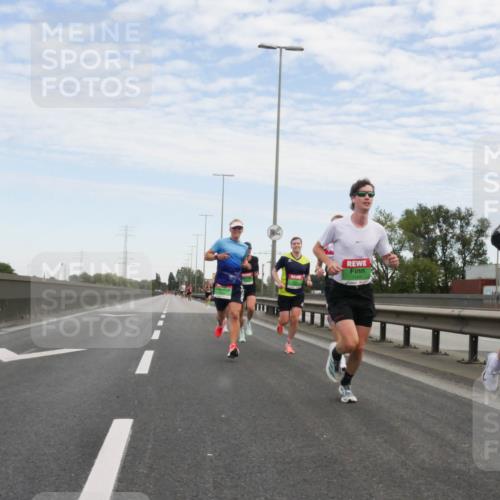 03.10.2025 - Köhlbrandbrückenlauf Matties Gatica Varas http://msf.ph/oto/9169456 03.10.2025 15:12:18 Position 3 7286 meine-sportfotos.de