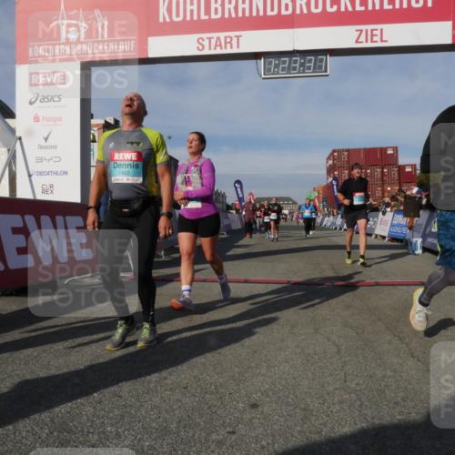 03.10.2025 - Köhlbrandbrückenlauf Matties Gatica Varas http://msf.ph/oto/9169457 03.10.2025 10:23:39 Ziel 1128, 1937, 1978, 2008, 2152, 2229, 2303, 2315, 3422, 3423 meine-sportfotos.de