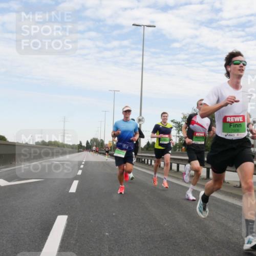 03.10.2025 - Köhlbrandbrückenlauf Matties Gatica Varas http://msf.ph/oto/9169458 03.10.2025 15:12:19 Position 3 7009 meine-sportfotos.de