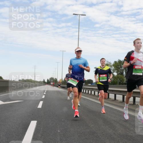 03.10.2025 - Köhlbrandbrückenlauf Matties Gatica Varas http://msf.ph/oto/9169460 03.10.2025 15:12:19 Position 3 7033, 98, 9041 meine-sportfotos.de