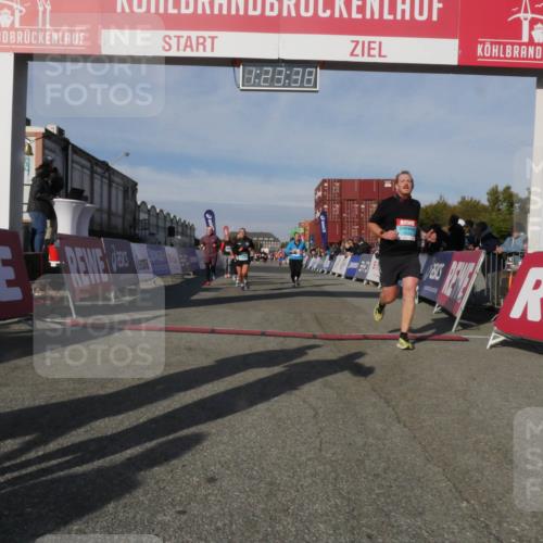 03.10.2025 - Köhlbrandbrückenlauf Matties Gatica Varas http://msf.ph/oto/9169461 03.10.2025 10:23:40 Ziel 1128, 1937, 1978, 2008, 2152, 2229, 2303, 2315, 3422, 3423 meine-sportfotos.de