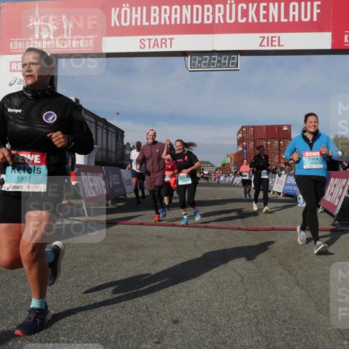 03.10.2025 - Köhlbrandbrückenlauf Matties Gatica Varas http://msf.ph/oto/9169476 03.10.2025 10:23:44 Ziel 1128, 1978, 2008, 2152, 2303, 3088, 3422, 3423 meine-sportfotos.de