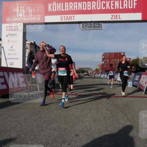 03.10.2025 - Köhlbrandbrückenlauf Matties Gatica Varas http://msf.ph/oto/9169480 03.10.2025 10:23:45 Ziel 1825, 2008, 2152, 2303, 2782, 3088, 3422, 3423 meine-sportfotos.de