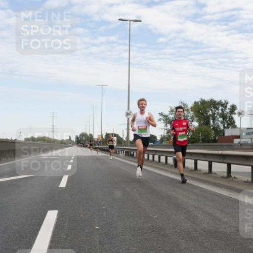 03.10.2025 - Köhlbrandbrückenlauf Matties Gatica Varas http://msf.ph/oto/9169487 03.10.2025 15:12:35 Position 3  meine-sportfotos.de