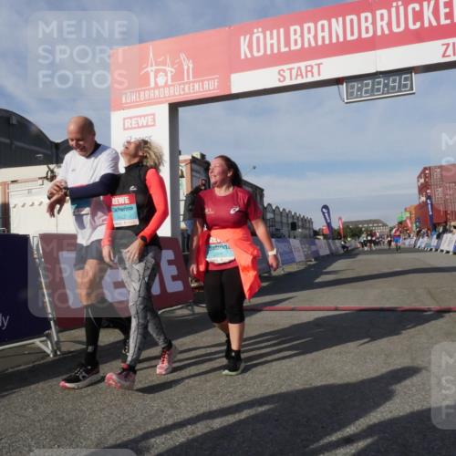 03.10.2025 - Köhlbrandbrückenlauf Matties Gatica Varas http://msf.ph/oto/9169488 03.10.2025 10:23:47 Ziel 1160, 1825, 2310, 2782, 3088 meine-sportfotos.de