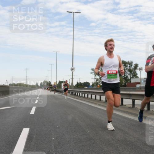 03.10.2025 - Köhlbrandbrückenlauf Matties Gatica Varas http://msf.ph/oto/9169491 03.10.2025 15:12:36 Position 3 9617 meine-sportfotos.de