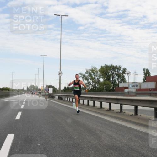 03.10.2025 - Köhlbrandbrückenlauf Matties Gatica Varas http://msf.ph/oto/9169495 03.10.2025 15:12:38 Position 3  meine-sportfotos.de