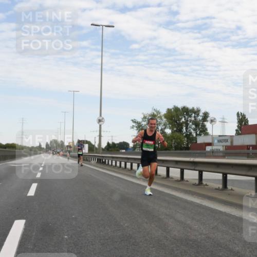 03.10.2025 - Köhlbrandbrückenlauf Matties Gatica Varas http://msf.ph/oto/9169497 03.10.2025 15:12:39 Position 3  meine-sportfotos.de