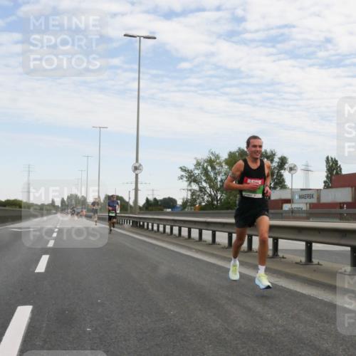 03.10.2025 - Köhlbrandbrückenlauf Matties Gatica Varas http://msf.ph/oto/9169499 03.10.2025 15:12:39 Position 3  meine-sportfotos.de