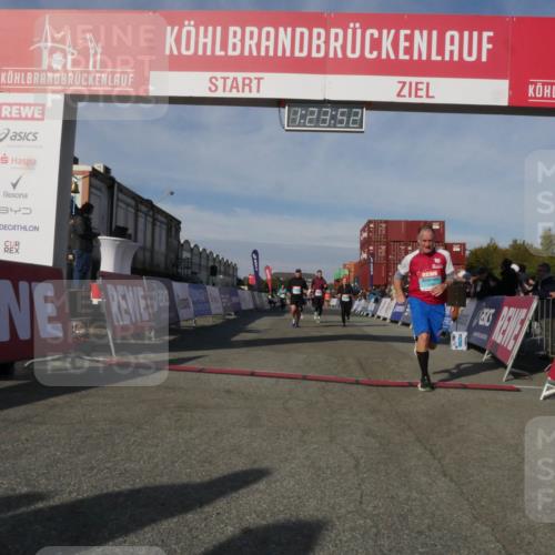03.10.2025 - Köhlbrandbrückenlauf Matties Gatica Varas http://msf.ph/oto/9169501 03.10.2025 10:23:54 Ziel 1001, 1160, 1545, 1571, 1825, 2310, 2782, 3088 meine-sportfotos.de