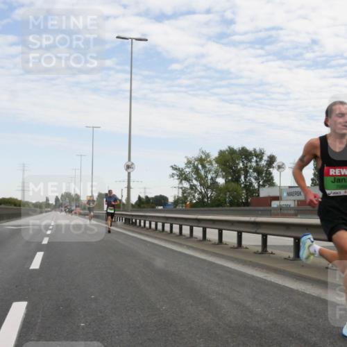 03.10.2025 - Köhlbrandbrückenlauf Matties Gatica Varas http://msf.ph/oto/9169502 03.10.2025 15:12:40 Position 3 7066 meine-sportfotos.de