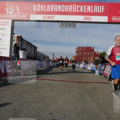 03.10.2025 - Köhlbrandbrückenlauf Matties Gatica Varas http://msf.ph/oto/9169505 03.10.2025 10:23:55 Ziel 1001, 1147, 1160, 1545, 1571, 1825, 2310, 2782 meine-sportfotos.de