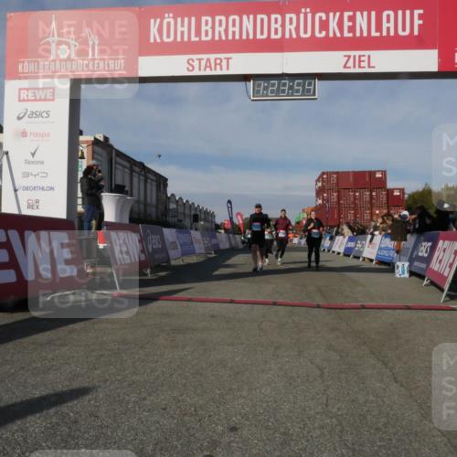 03.10.2025 - Köhlbrandbrückenlauf Matties Gatica Varas http://msf.ph/oto/9169507 03.10.2025 10:23:56 Ziel 1001, 1147, 1160, 1545, 1571, 1825, 2078, 2310, 2782 meine-sportfotos.de