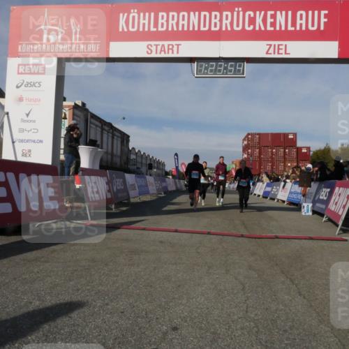 03.10.2025 - Köhlbrandbrückenlauf Matties Gatica Varas http://msf.ph/oto/9169509 03.10.2025 10:23:56 Ziel 1001, 1147, 1160, 1545, 1571, 1825, 2078, 2310, 2782 meine-sportfotos.de
