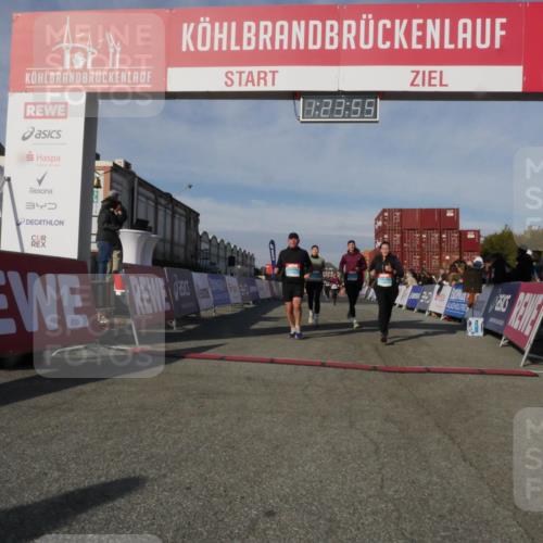 03.10.2025 - Köhlbrandbrückenlauf Matties Gatica Varas http://msf.ph/oto/9169510 03.10.2025 10:23:57 Ziel 1001, 1147, 1160, 1545, 1571, 1825, 2078, 2310, 2782, 3803 meine-sportfotos.de