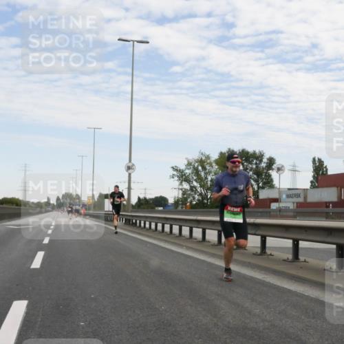 03.10.2025 - Köhlbrandbrückenlauf Matties Gatica Varas http://msf.ph/oto/9169511 03.10.2025 15:12:43 Position 3  meine-sportfotos.de