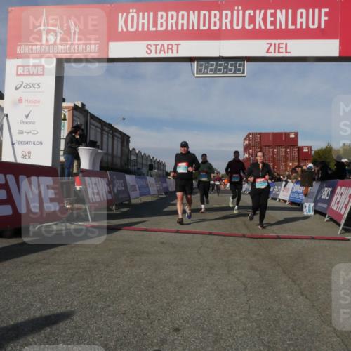 03.10.2025 - Köhlbrandbrückenlauf Matties Gatica Varas http://msf.ph/oto/9169512 03.10.2025 10:23:57 Ziel 1001, 1147, 1160, 1545, 1571, 1825, 2078, 2310, 2782, 3803 meine-sportfotos.de
