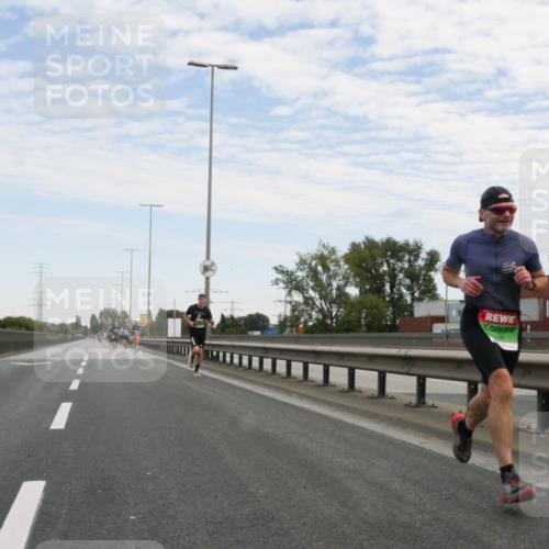 03.10.2025 - Köhlbrandbrückenlauf Matties Gatica Varas http://msf.ph/oto/9169513 03.10.2025 15:12:43 Position 3 045 meine-sportfotos.de